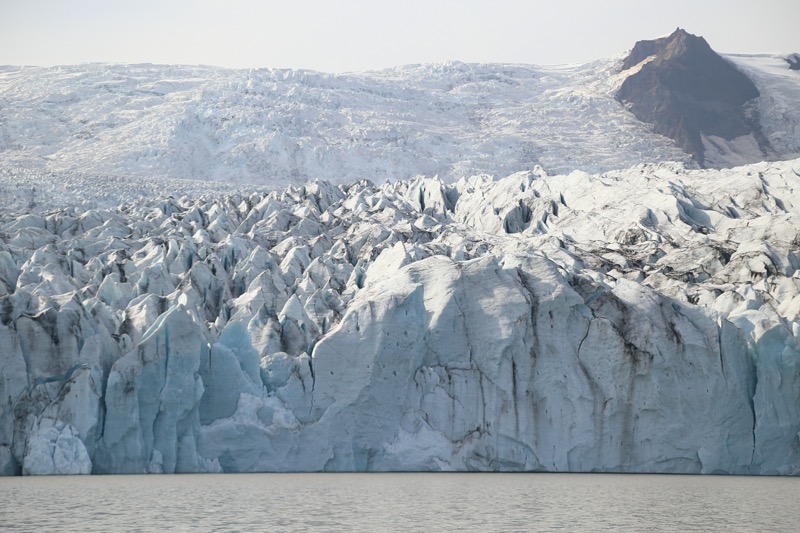 Iceberg sembra pene di ghiaccio gigante: foto fa il giro del mondo